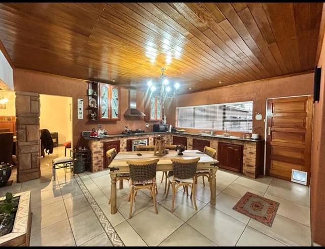 4 BEDROOM HOUSE FOR SALE IN DALPARK EXT 1